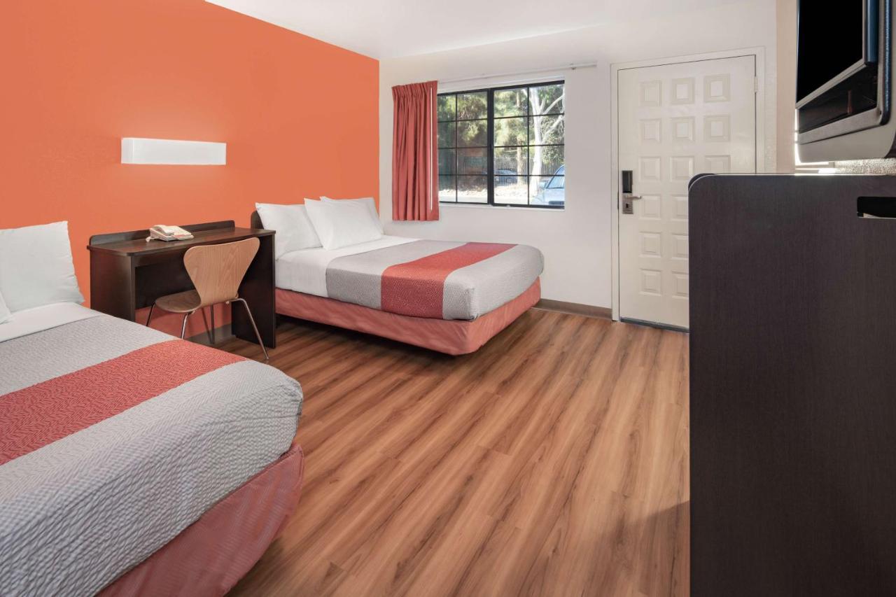 Motel 6-Thousand Oaks, Ca Ньюбері Парк Екстер'єр фото