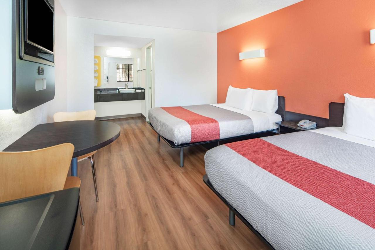 Motel 6-Thousand Oaks, Ca Ньюбері Парк Екстер'єр фото