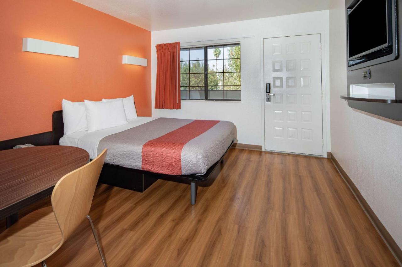 Motel 6-Thousand Oaks, Ca Ньюбері Парк Екстер'єр фото