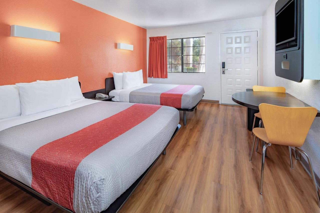 Motel 6-Thousand Oaks, Ca Ньюбері Парк Екстер'єр фото