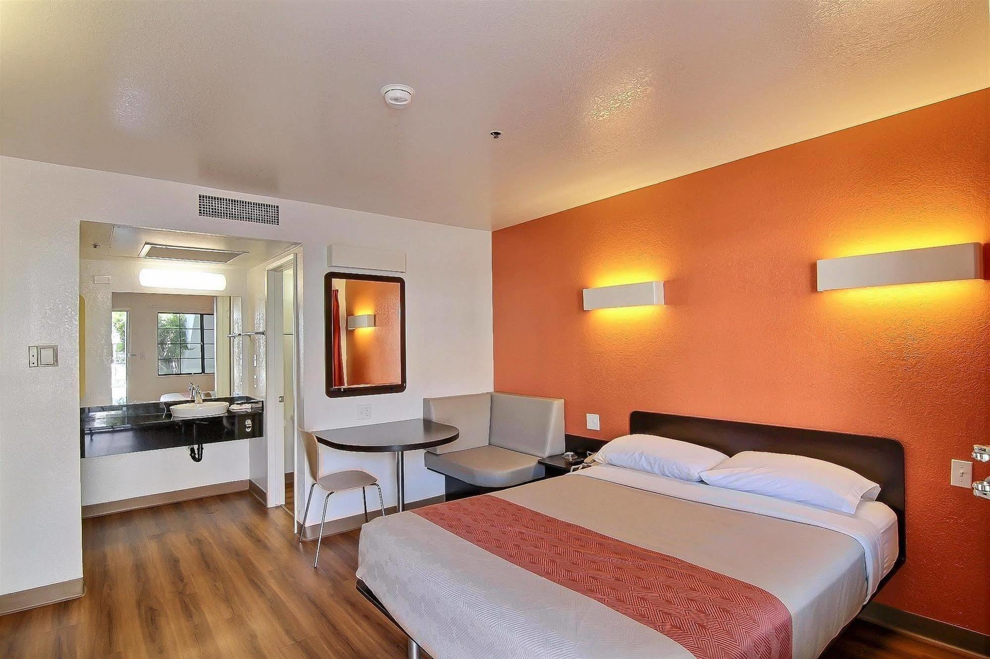 Motel 6-Thousand Oaks, Ca Ньюбері Парк Екстер'єр фото