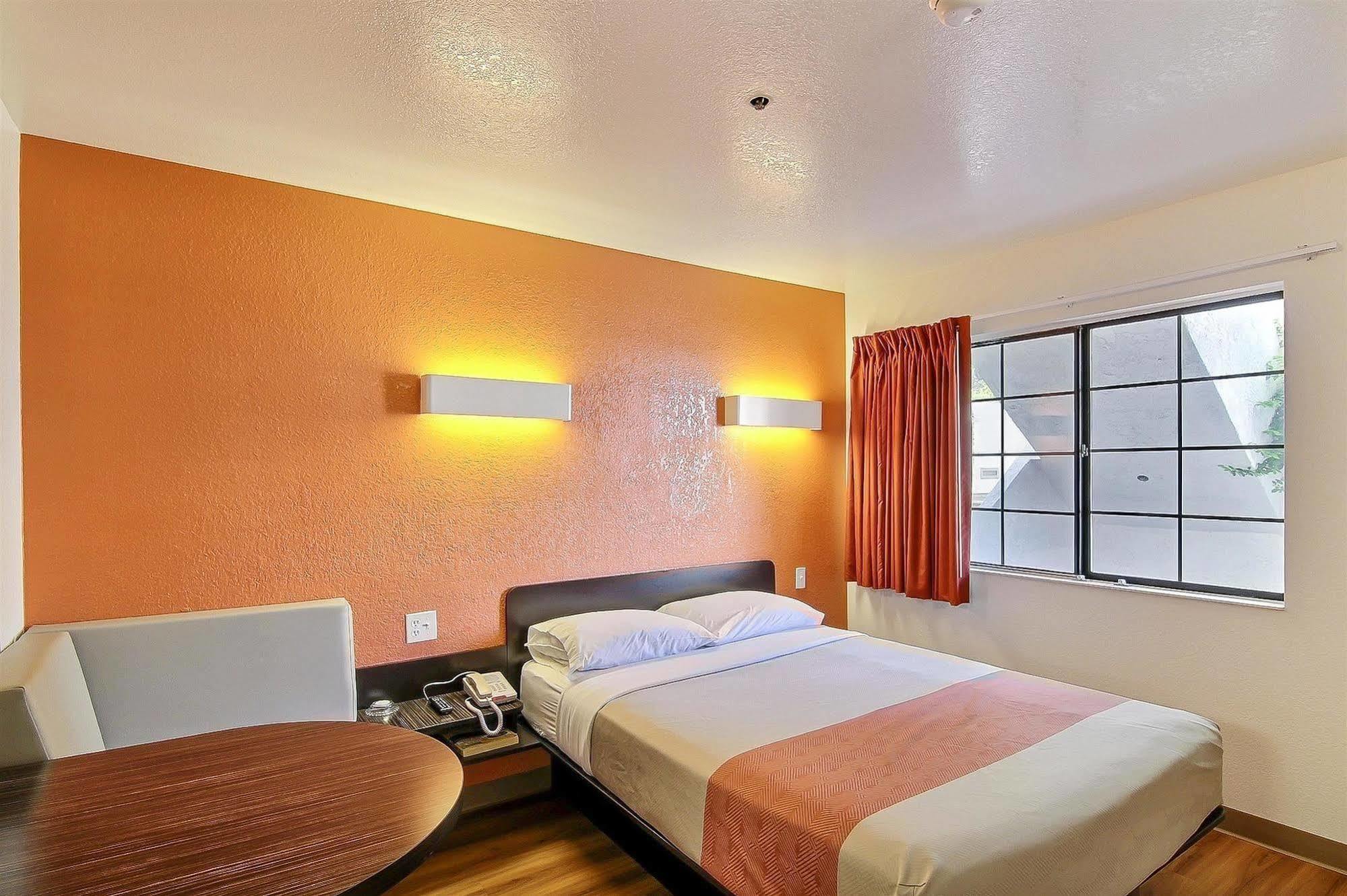 Motel 6-Thousand Oaks, Ca Ньюбері Парк Екстер'єр фото