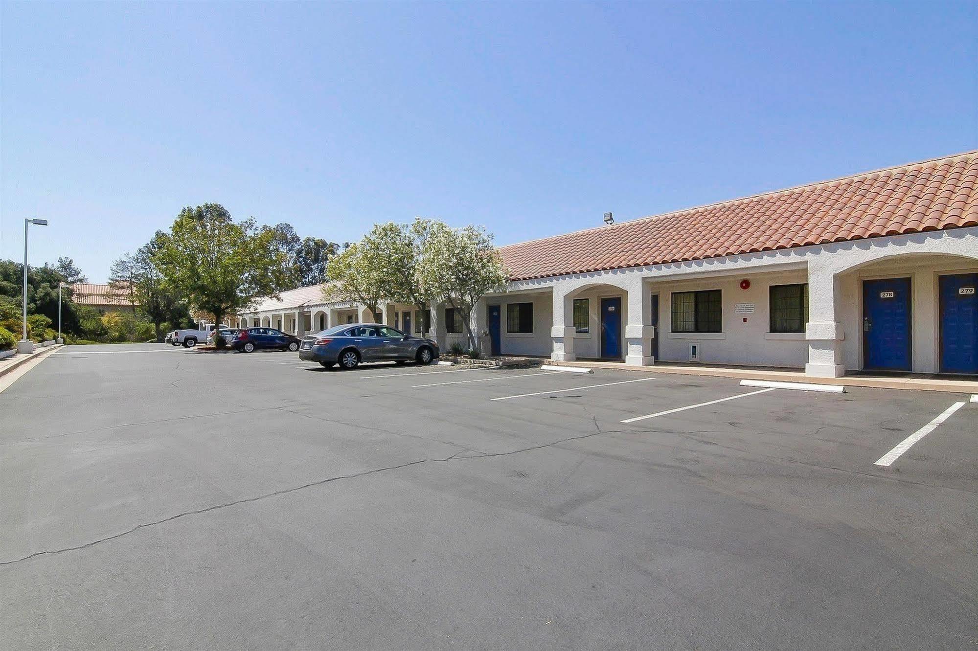 Motel 6-Thousand Oaks, Ca Ньюбері Парк Екстер'єр фото