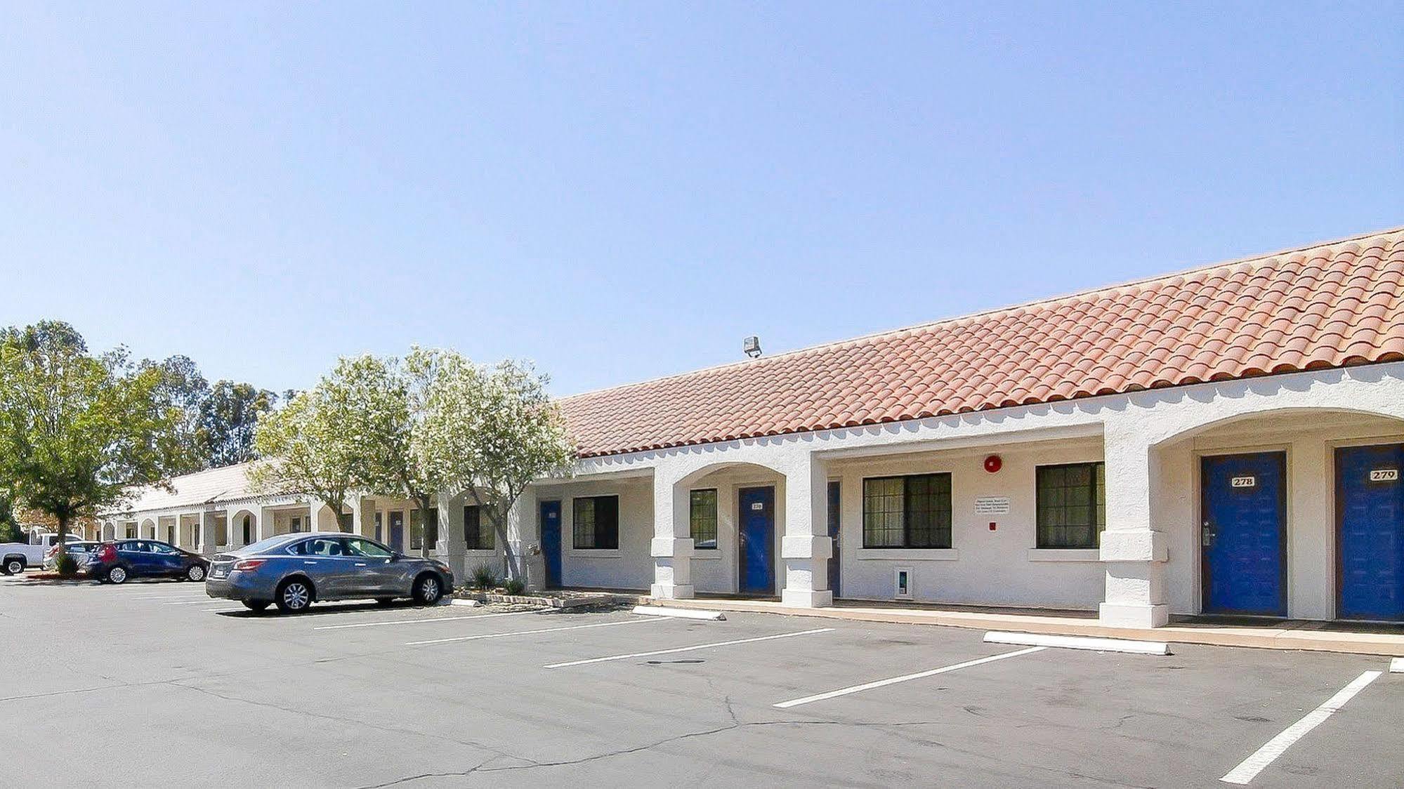 Motel 6-Thousand Oaks, Ca Ньюбері Парк Екстер'єр фото